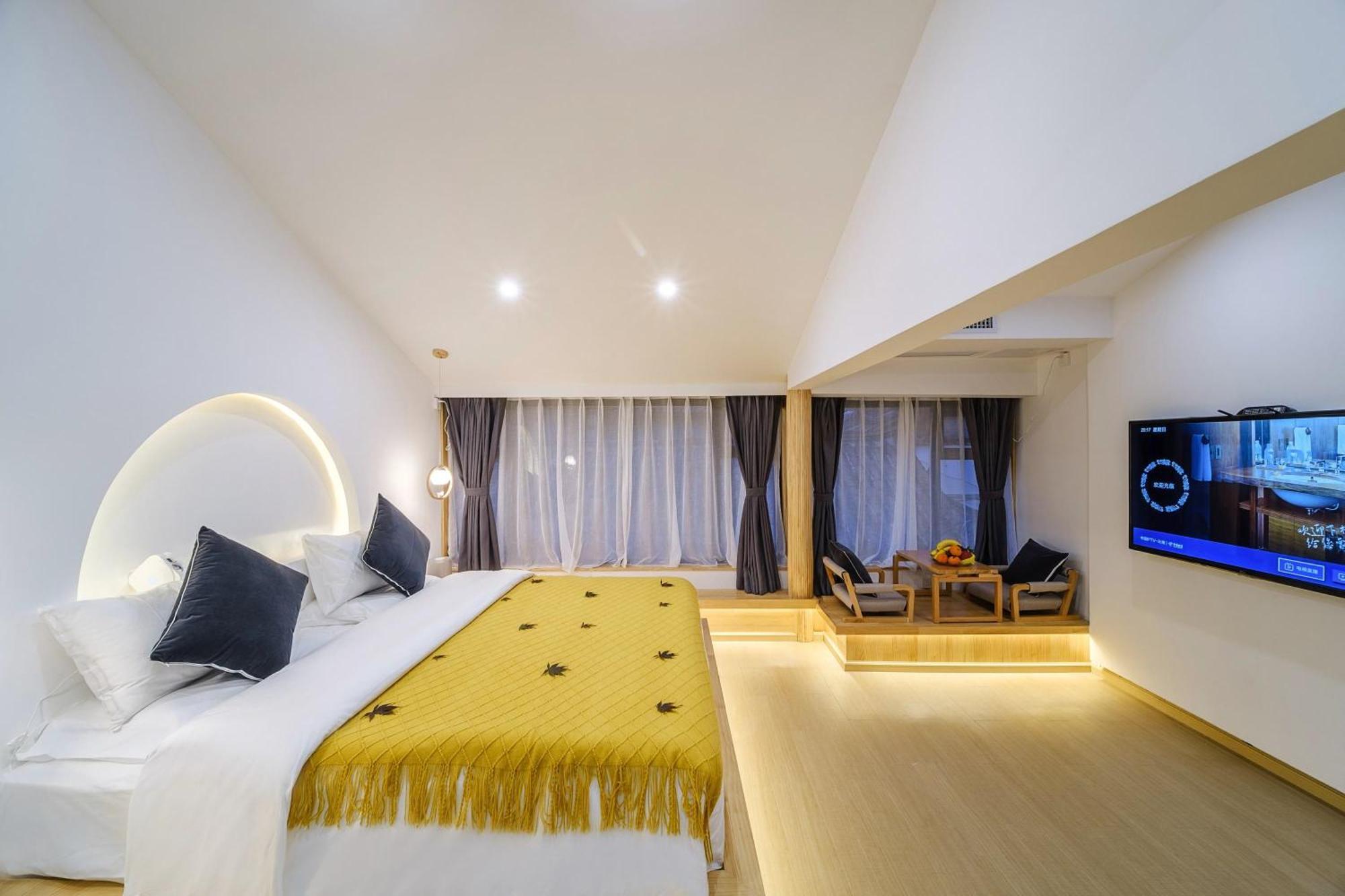 Big Tree Guesthouse - Naxi Old Style 麗江市 エクステリア 写真