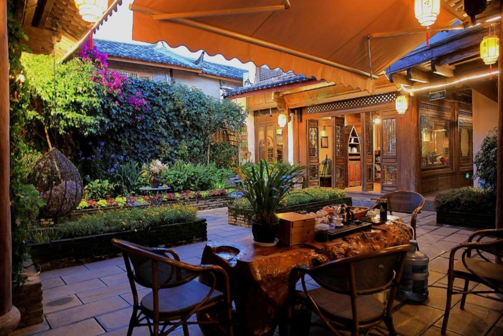 Big Tree Guesthouse - Naxi Old Style 麗江市 エクステリア 写真