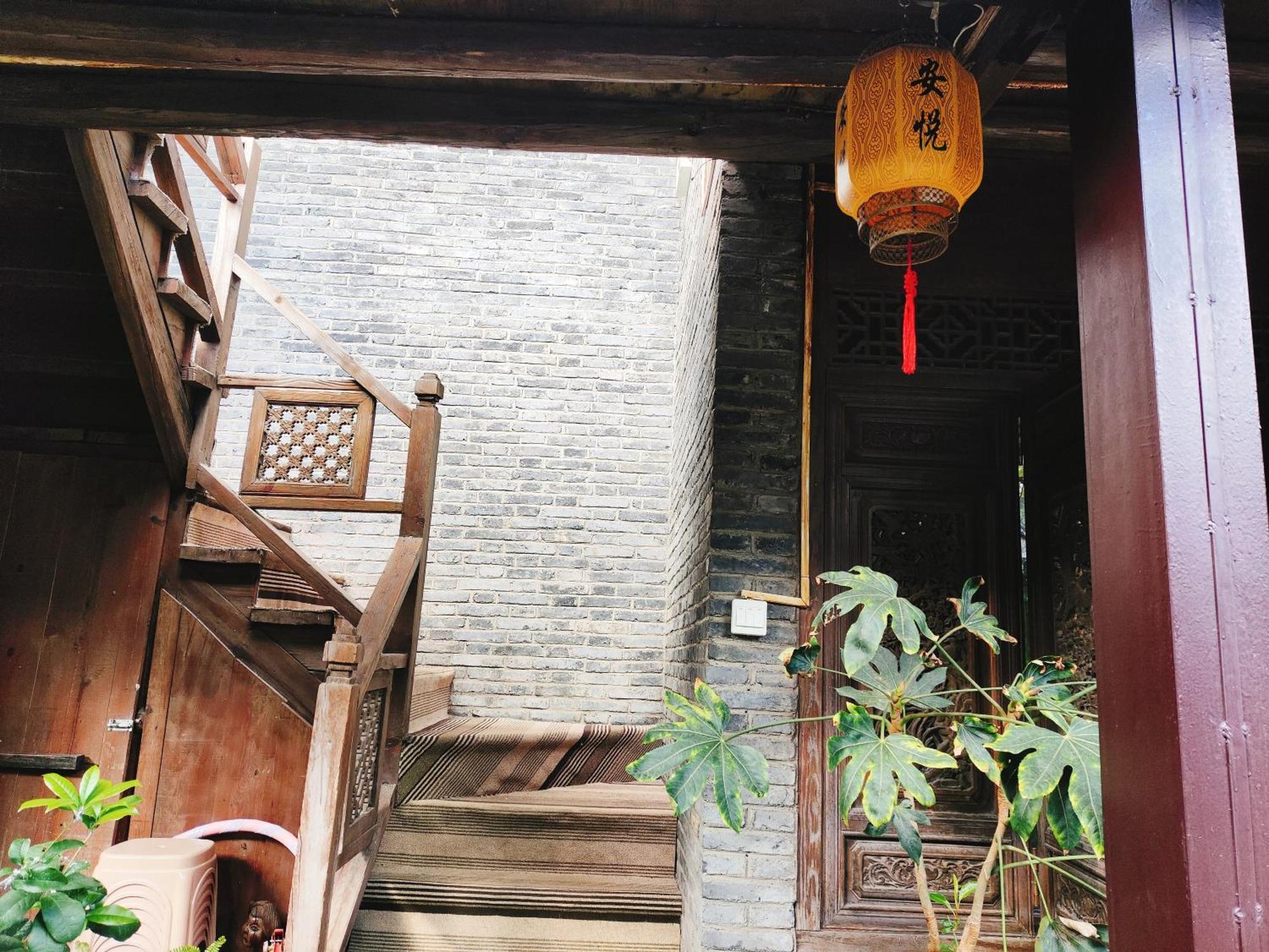 Big Tree Guesthouse - Naxi Old Style 麗江市 エクステリア 写真