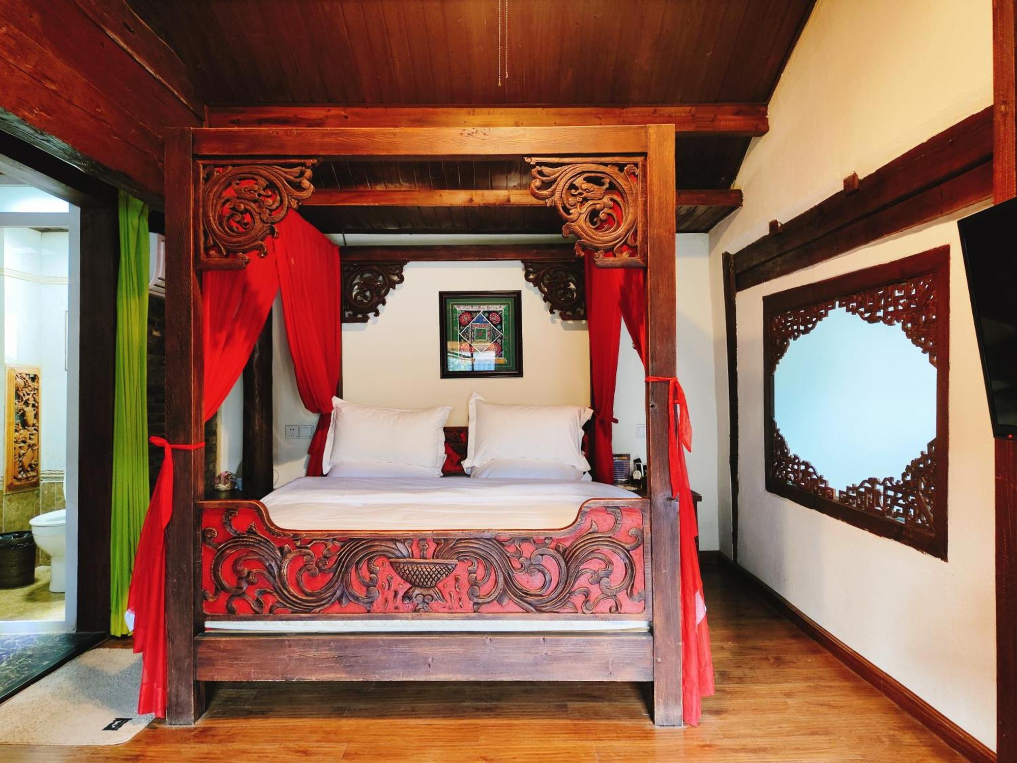 Big Tree Guesthouse - Naxi Old Style 麗江市 エクステリア 写真