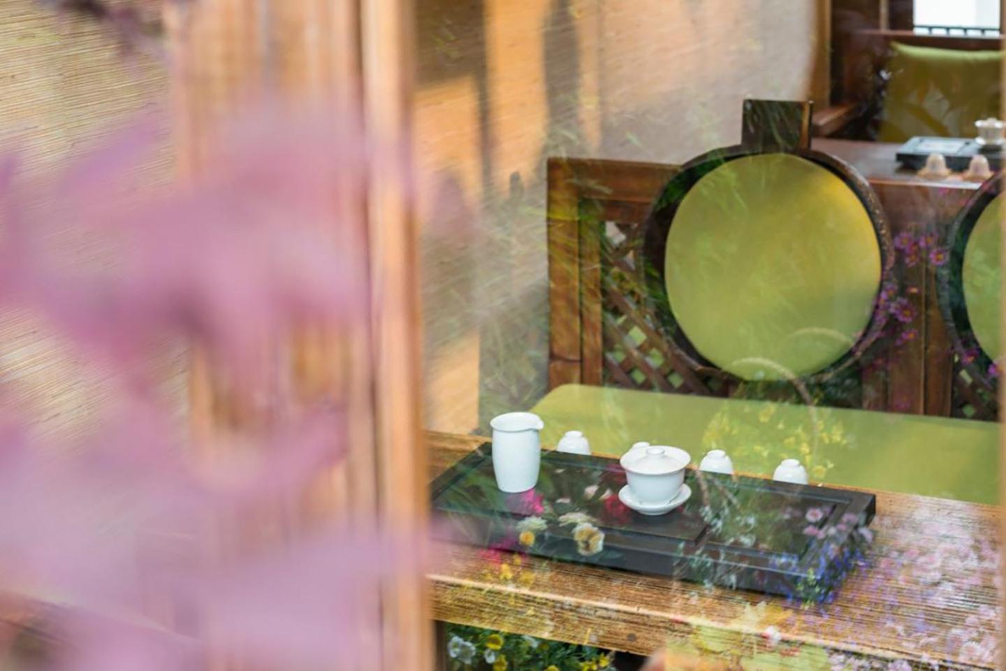Big Tree Guesthouse - Naxi Old Style 麗江市 エクステリア 写真