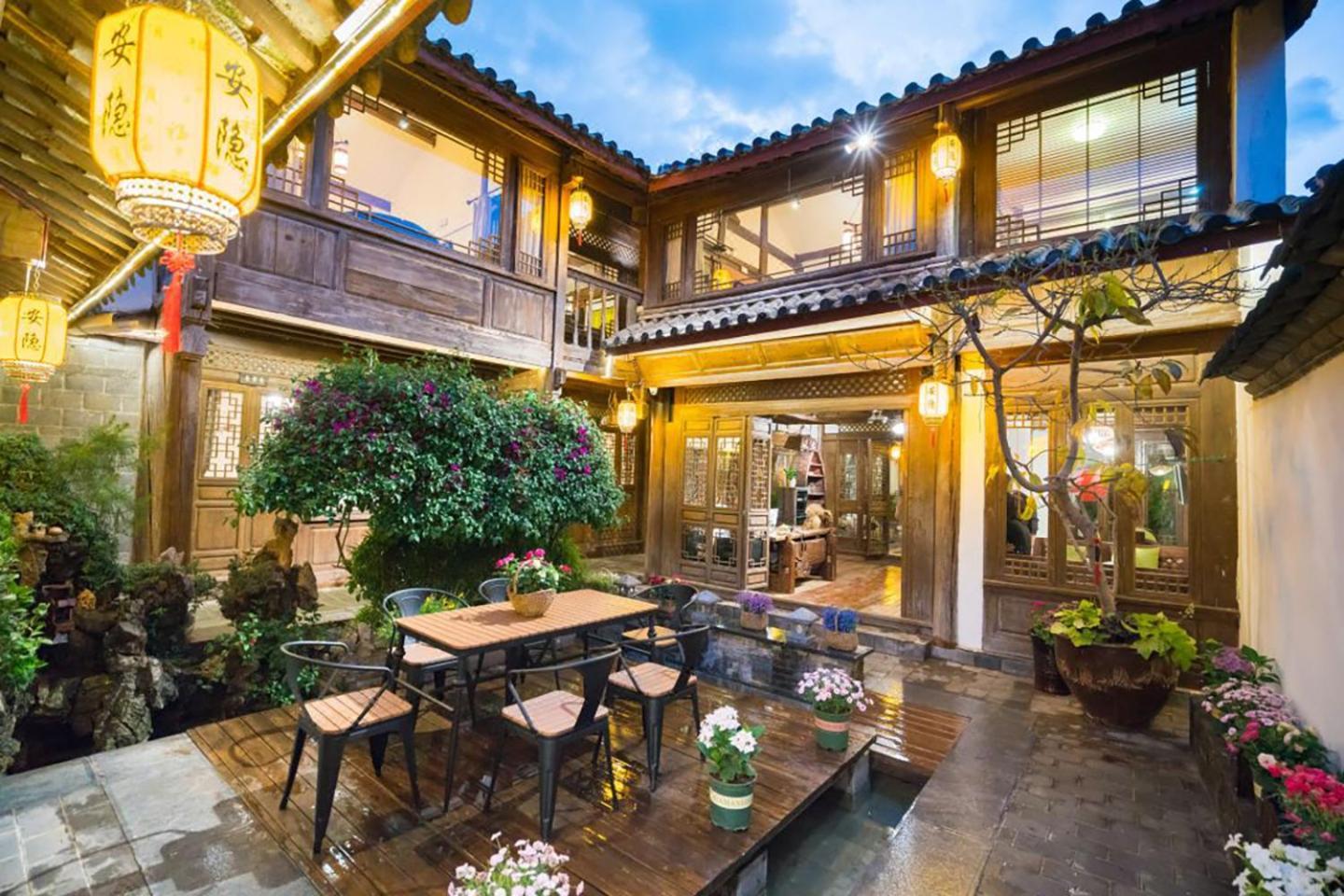 Big Tree Guesthouse - Naxi Old Style 麗江市 エクステリア 写真