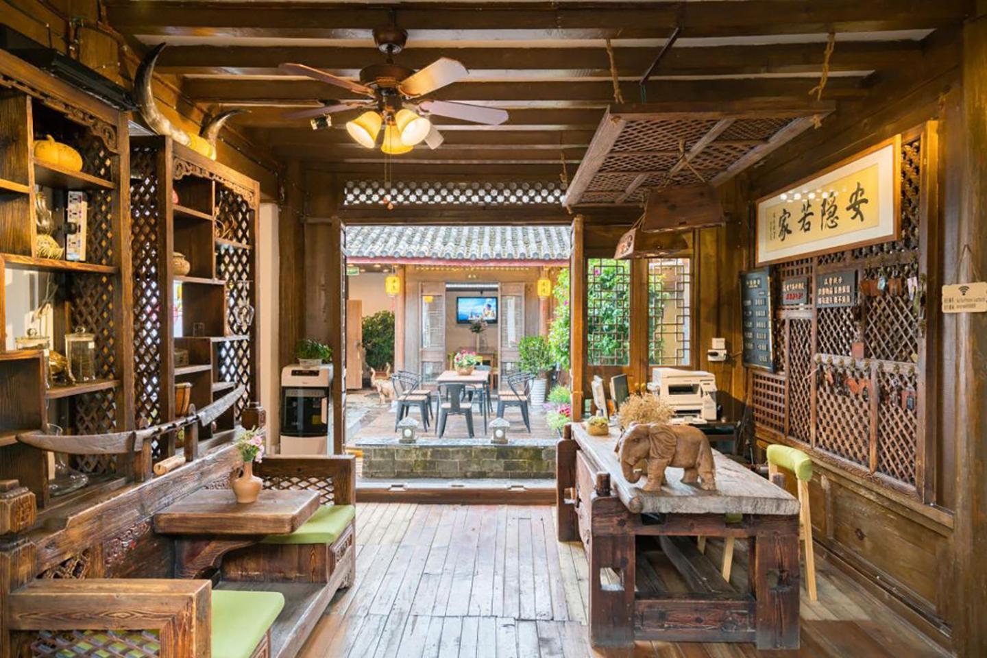Big Tree Guesthouse - Naxi Old Style 麗江市 エクステリア 写真